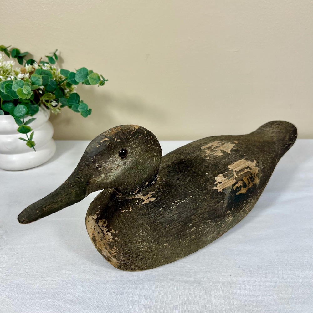 Old Vintage Distressed Rustic Wooden Duck Decoy Figurine